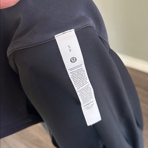 Softstreme Cinch-Waist Full-Zip Jacket Lululemon Small - Picture 3 of 3